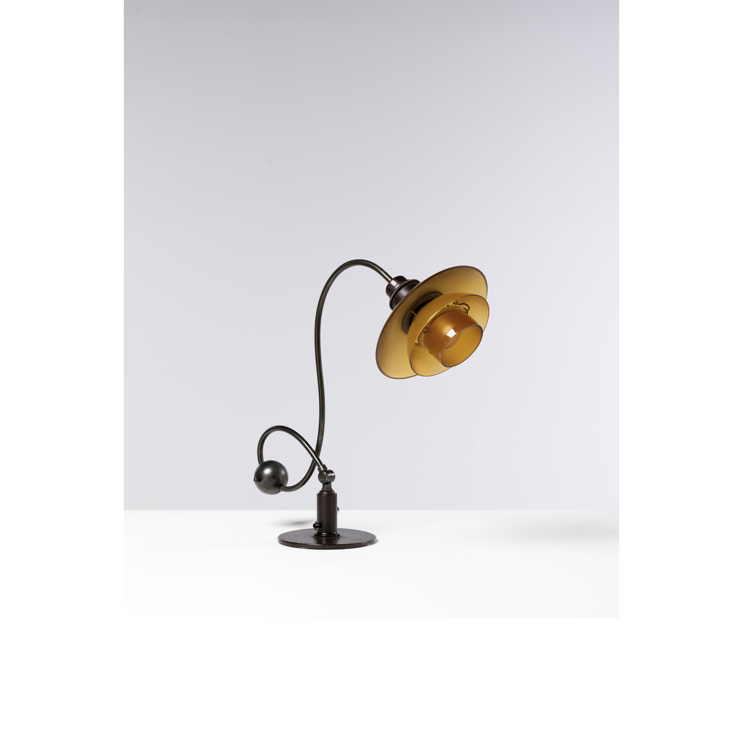 bakelieten lamp poul henningsen piano